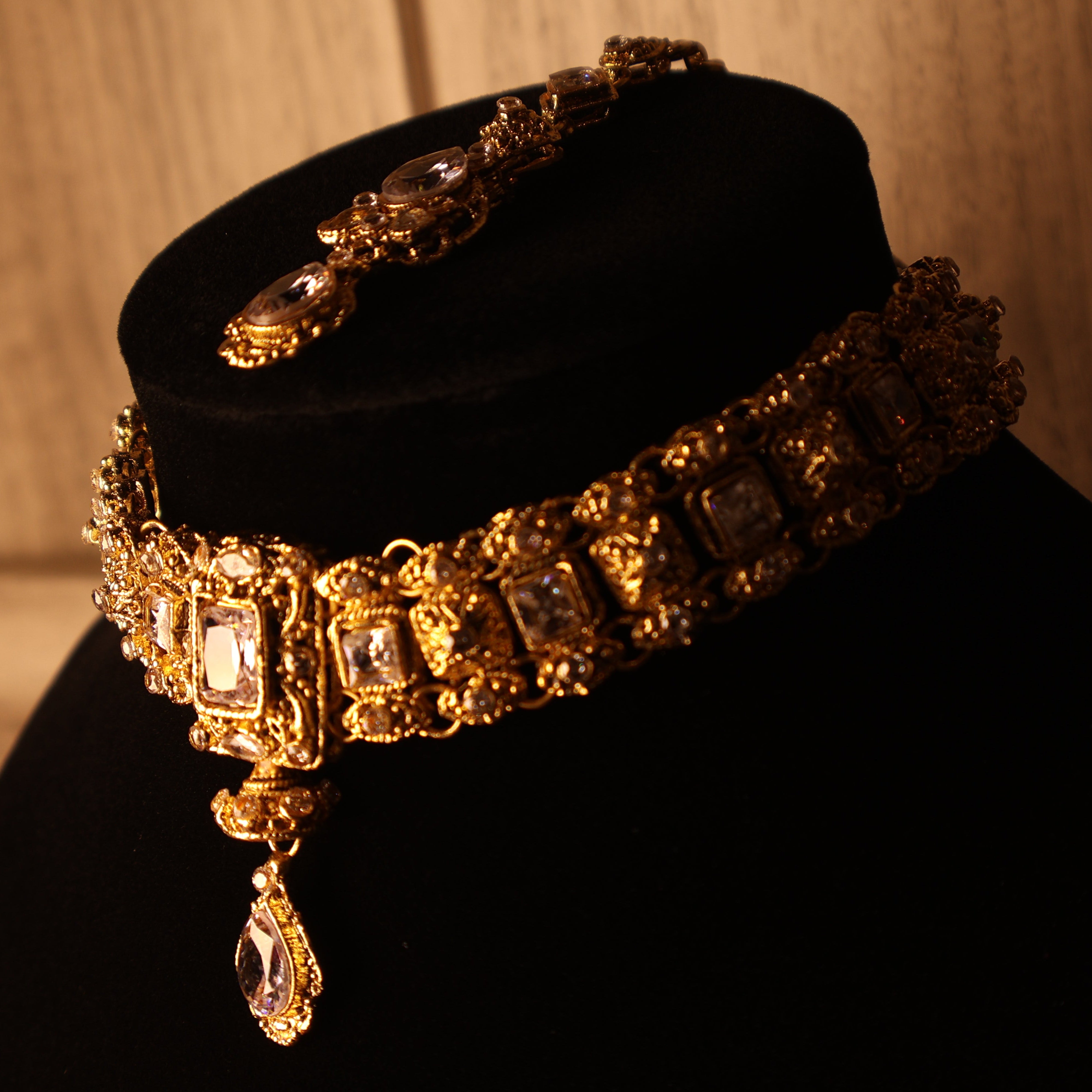 MEHRUNISA regal all-gold kundan-style collar set with tikka and earrings