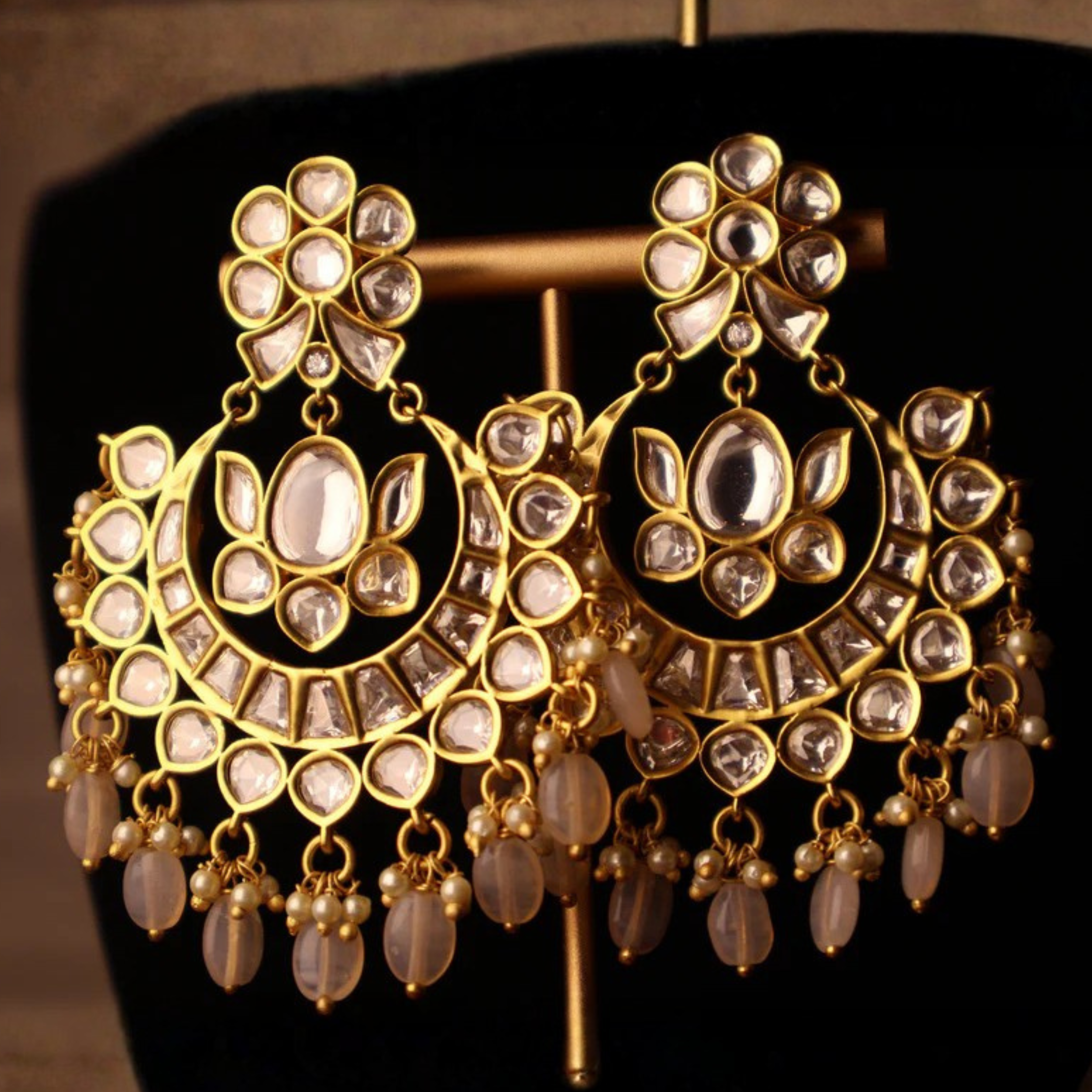 GAUHAR mirror-cut and champagne kundan-style bridal collar with tikka and earrings