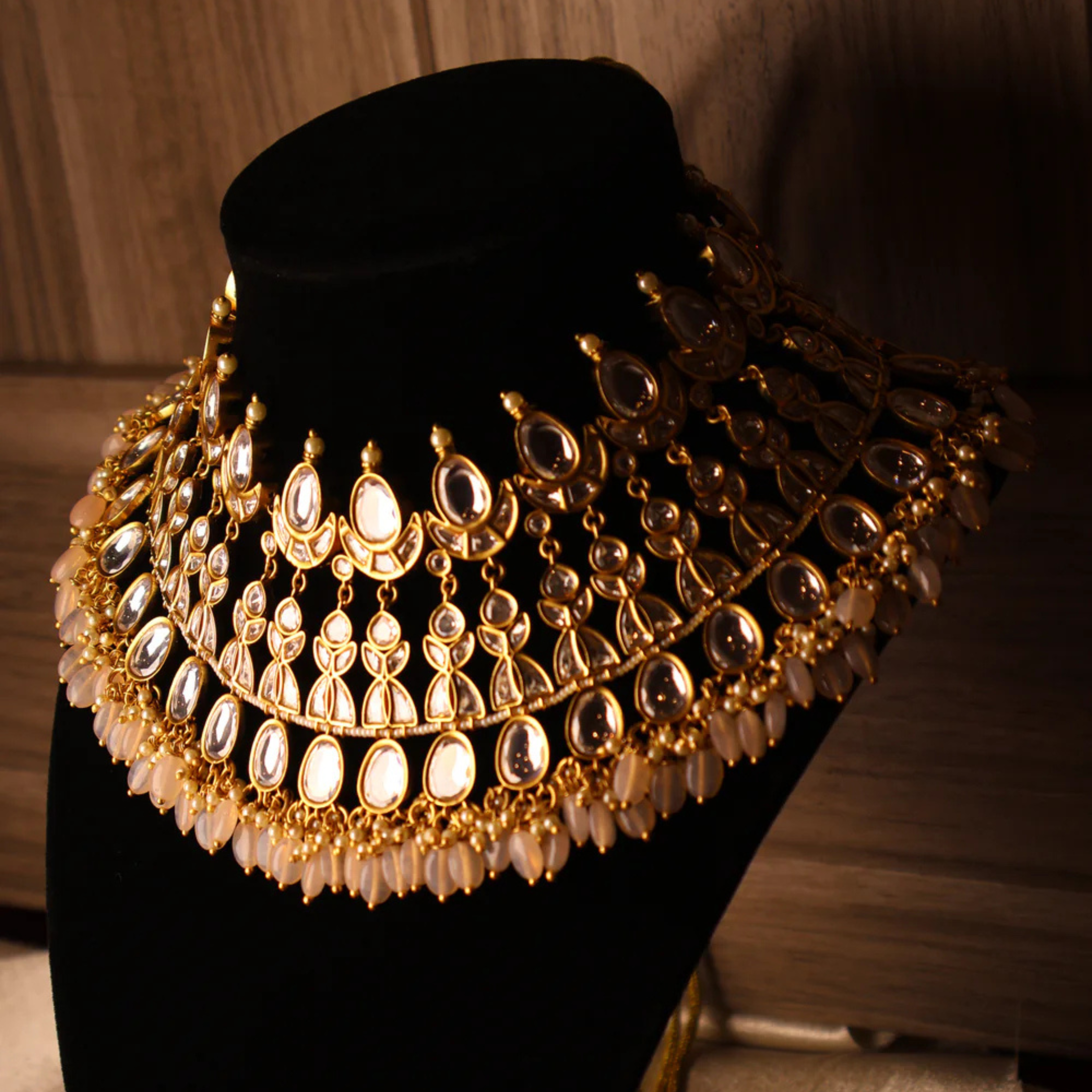 GAUHAR mirror-cut and champagne kundan-style bridal collar with tikka and earrings